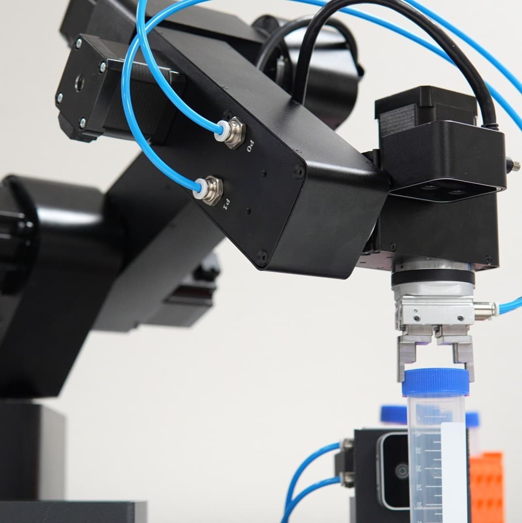 Vision system detecting cap presence