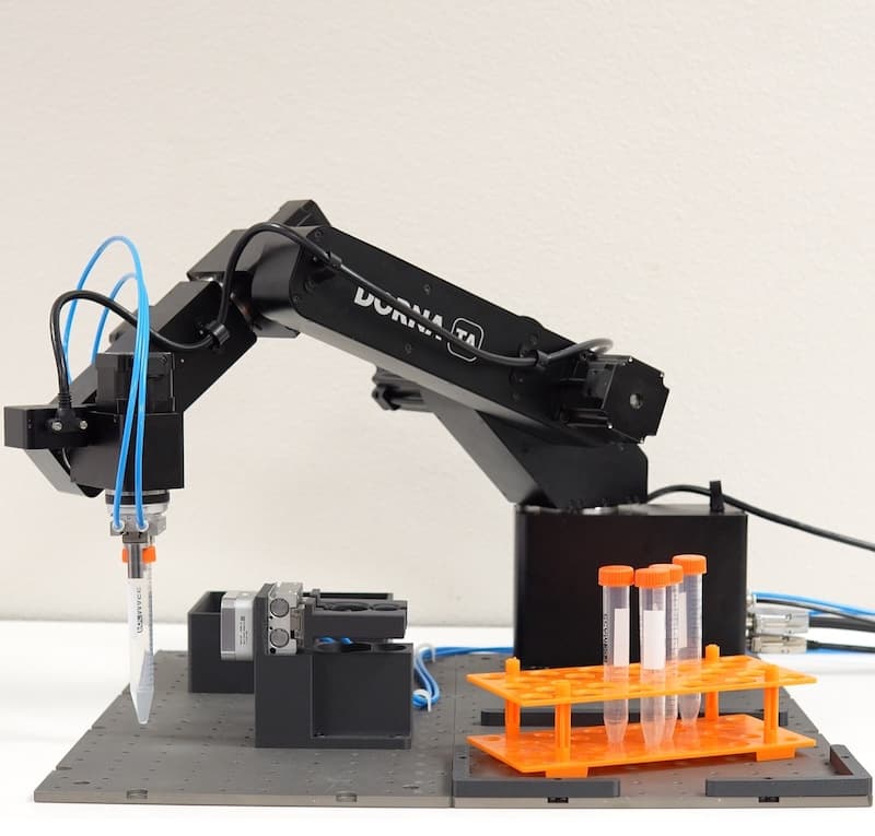 Torque-controlled screw cap handling