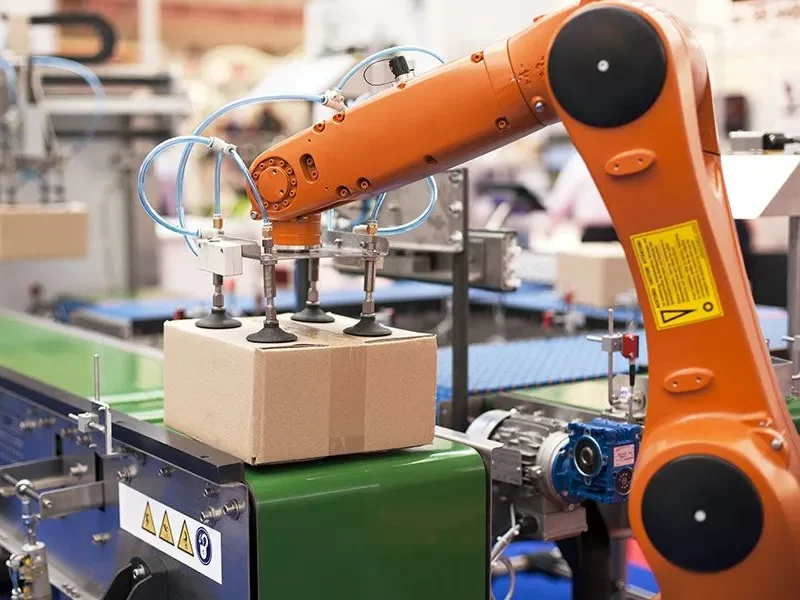 Robotic Arm being used in Packaging and Palletizing